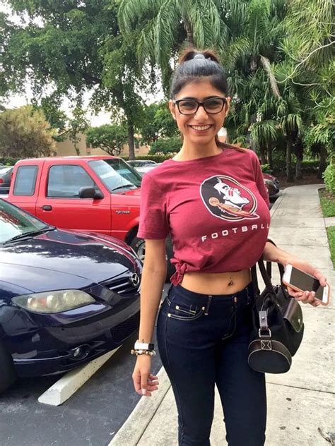 sexs mia khalifa|Mia Khalifa Porno Videos 